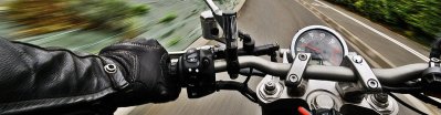 ¿Cómo funciona el embrague de una moto?