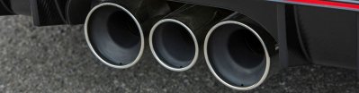 ¿Por qué sale humo negro del tubo de escape?