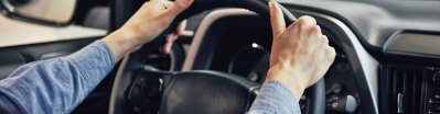 ¿Dónde se pone la L de un coche?