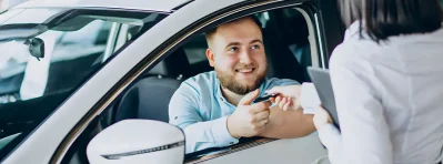 Cómo elegir coche en Canarias: diferencias entre islas, clima, carreteras y consejos antes de visitar un concesionario