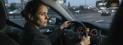 ¿Qué significa la luz del motor encendida?