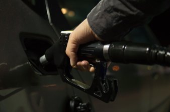 ¿Cuál es el lado derecho de un coche?