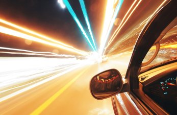 Velocidad inadecuada, ¿es lo mismo que velocidad excesiva?