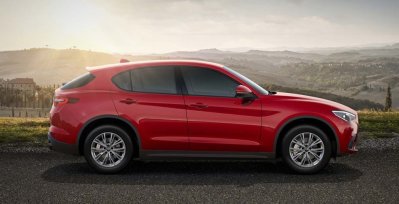 ALFA ROMEO STELVIO (3)
