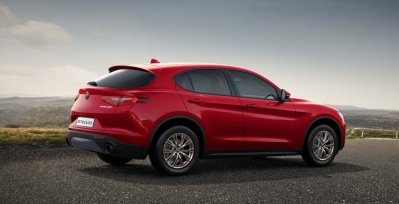 ALFA ROMEO STELVIO (4)