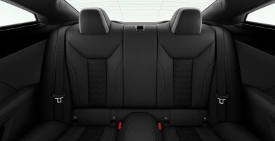 BMW M4 Competition Coupé interior trasera