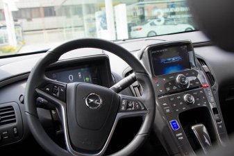La clara diferencia entre un coche de hidrógeno (gas) y de gasolina