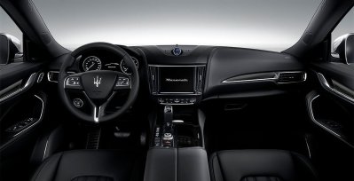 MASERATI Levante GT Hybrid interior delantera