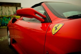 Los coches más bonitos que puedes ver en las carreteras españolas en 2023
