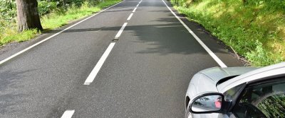 Carretera autonómica coche