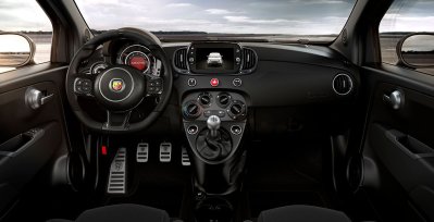 ABARTH 595 1.4 16V T-JET 165 CV (MANUAL) interior delantera