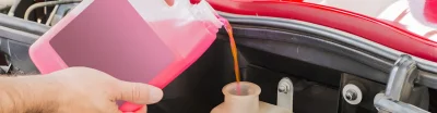 Aceite en el anticongelante mezclado: ¿Qué significa?