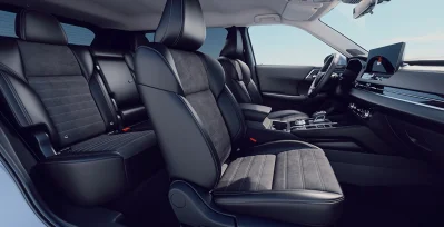 Mitsubishi Outlander PHEV Kaiteki 4WD 225kW interior delantera