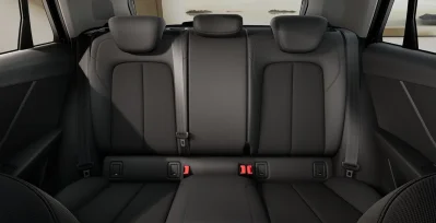 Audi Q2 Advanced 30 TFSI 116cv interior trasera