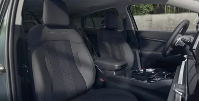 KIA-Sportage-1.6-T-GDI-PHEV-Drive-4x4-interior-delantera