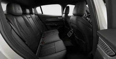 MASERATI-Grecale-300-QS-interior-trasera