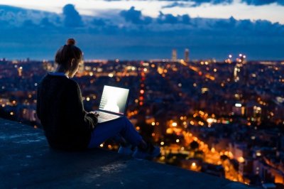 Renting Tecnológico | Renting Empresas, particulares - Technology Woman 2