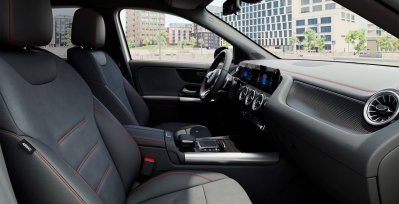 Mercedes EQA 250+ interior perfil