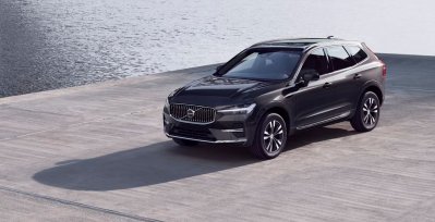 VOLVO XC60 2.0 T6 AWD Recharge Core Aut exterior perfil