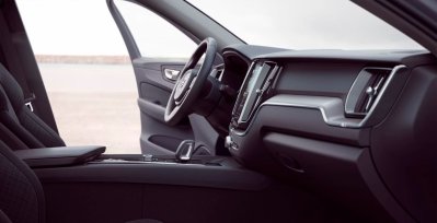 VOLVO XC60 2.0 T6 AWD Recharge Core Aut interior perfil