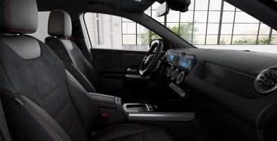 Mercedes-Benz GLA 250e amg line night blanco interior perfil