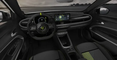 Abarth 600e Turismo interior delantera