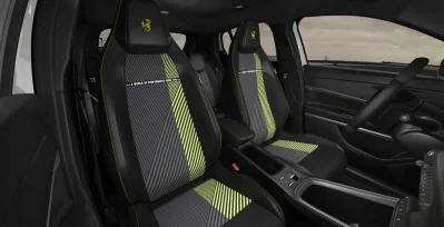 Abarth 600e Turismo interior trasera