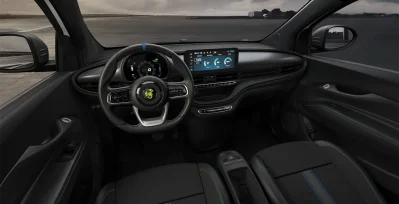 Abarth 500e 42kWh interior delantera