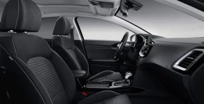 KIA-XCeed-1.0-T-GDI-MHEV-Drive-interior-delantera.webp