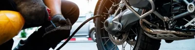 ¿Cuál es la presión de una ruedas de moto?