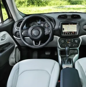 Jeep Renagade 4xe Configurador | Simulador y Extras - Diseno interior del Jeep Renegade 4Xe