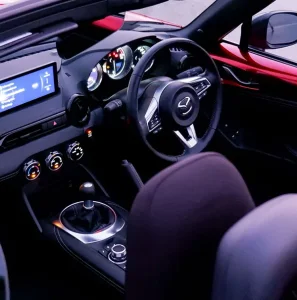 Renting de coches Mazda en Canarias | Ofertas y Autónomos - Diseno interior del Mazda MX 5