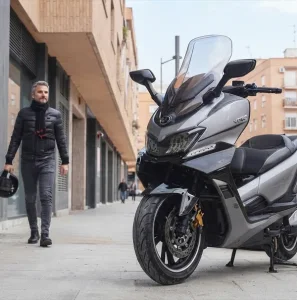Renting Motos Daelim | Precios Sin Entrada - Una nueva forma de conducir sin comprar y ahorrando dinero Daelim