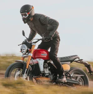 Renting Motos Energica | Precios Sin Entrada - Una nueva forma de conducir sin comprar y ahorrando dinero Fantic