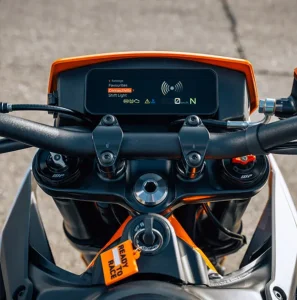 Renting KTM SMC 390 R | Ofertas y Precios sin entrada - Renting KTM 390 eficiente y deportiva