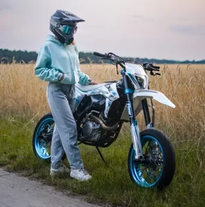 Renting Motos Supermotard | Precios Sin Entrada - Una nueva forma de conducir sin comprar y ahorrando dinero Motos Supermotard
