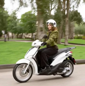 Renting Motos Piaggio Liberty 125 | Precios Sin Entrada - Una nueva forma de conducir sin comprar y ahorrando dinero Piaggio Liberty 125