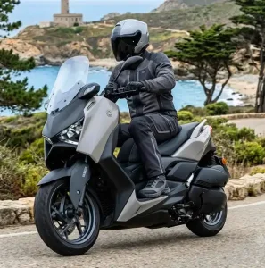 Renting Motos Yamaha X-Max 125 | Precios Sin Entrada - Una nueva forma de conducir sin comprar y ahorrando dinero Yamaha X Max 125