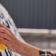 ¿Cómo quitar arañazos de los cristales del coche? ¡Dí adiós a los arañazos!
