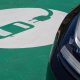 Las nuevas señales de la DGT de carga de vehículos eléctricos, híbridos enchufables y GLP