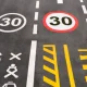 Nuevas señales de tráfico pintadas en el suelo: qué son, tipos y cómo interpretarlas correctamente