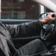 ¿Qué es el salpicadero del coche? Partes y funciones