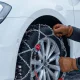 ¿Cómo poner cadenas de nieve paso a paso?
