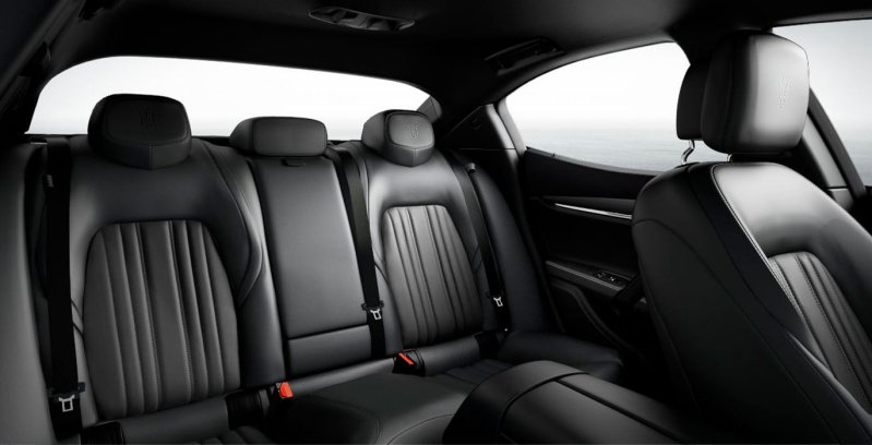 Maserati Ghibli Interior Trasera