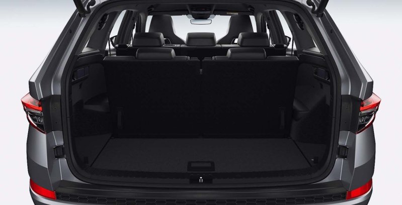 SKODA Kodiaq Sportline 2.0 TDI 150cv DSG interior trasera