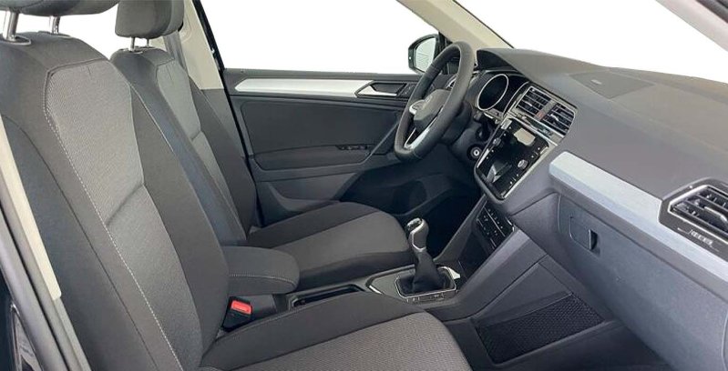VOLKSWAGEN Tiguan 1.5 TSI interior perfil