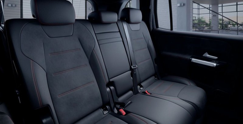 Mercedes GLB 200d interior trasera