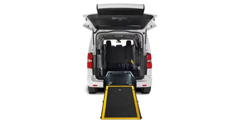 Toyota Proace Verso Shuttle VX Plus exterior trasera 2