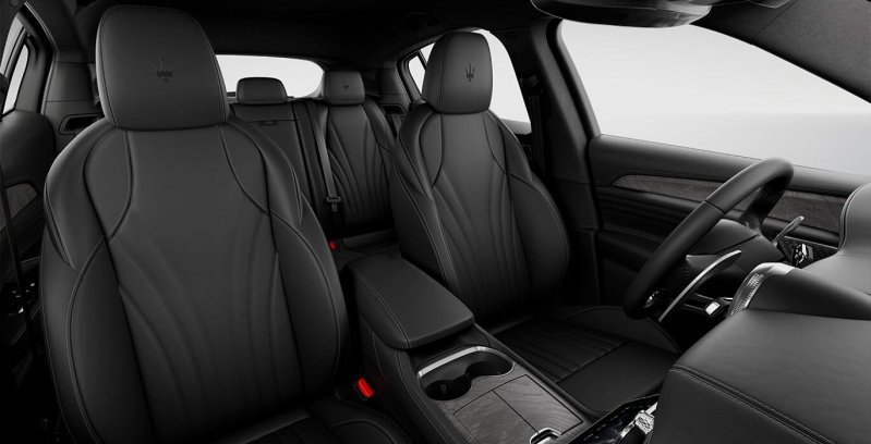 MASERATI Grecale Modena interior trasera