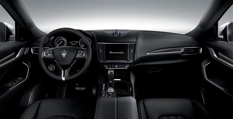 MASERATI Levante GT Hybrid interior delantera